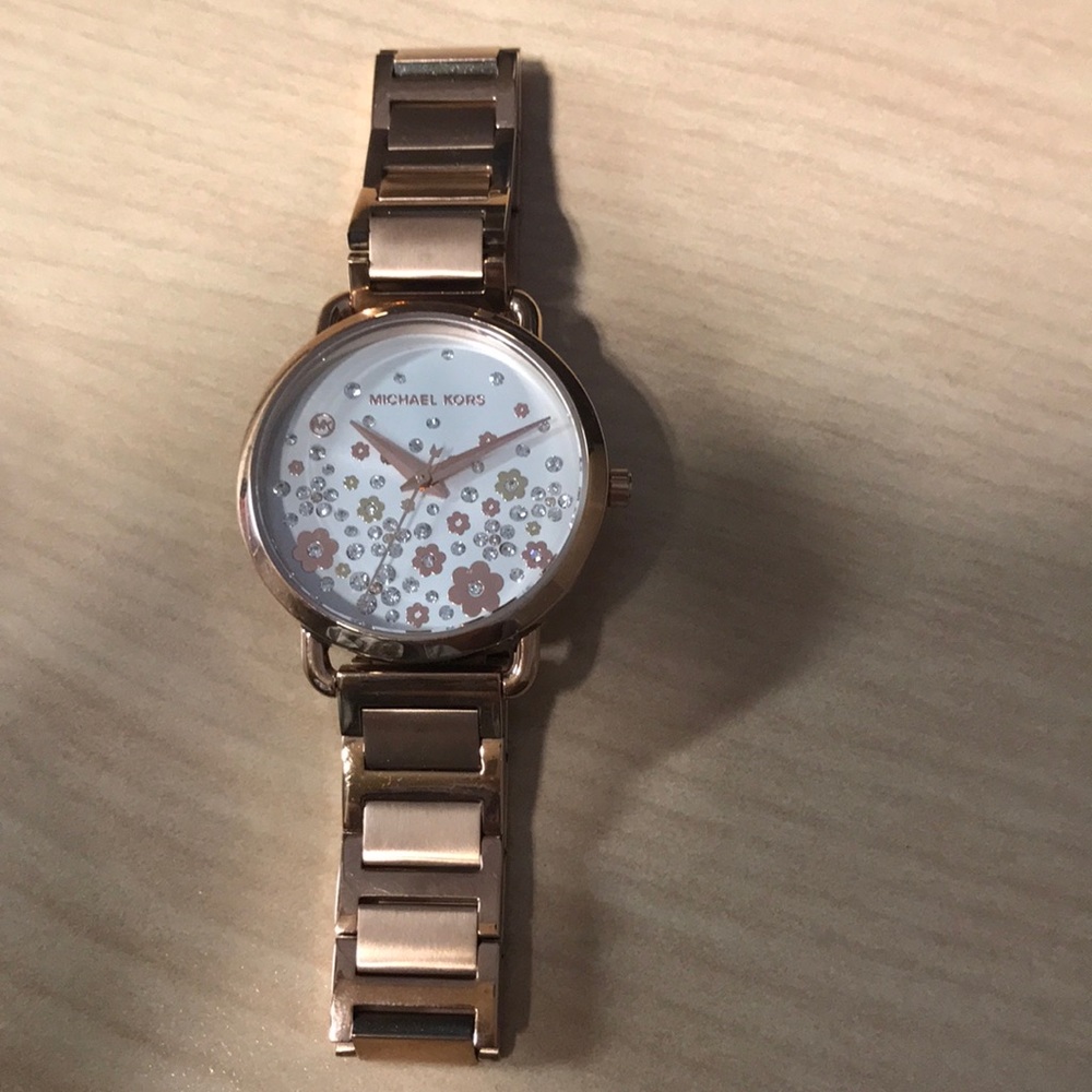 Michael Kora Rose Watch- does not have battery!!